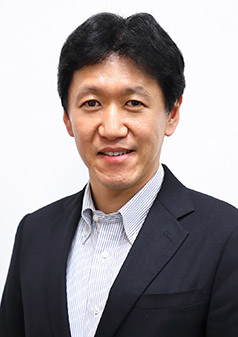 手塚 隆司 氏