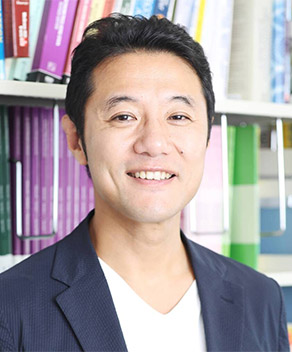 入山 章栄 氏