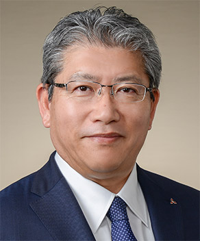 亀山 満 氏