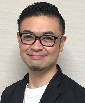 石附 洋徳 氏