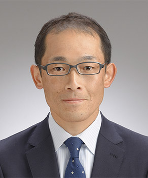 三部 智英 氏