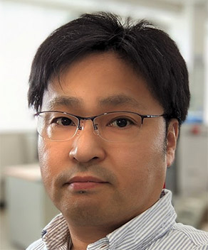 堀 敦史 氏