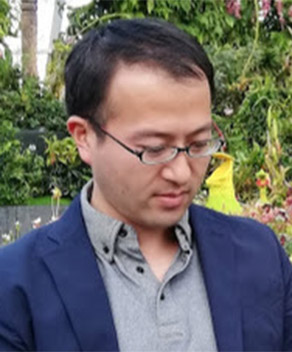 鈴木 通裕 氏