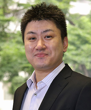 孝忠 大輔 氏