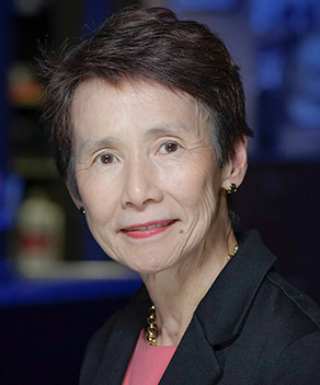 石倉 洋子 氏