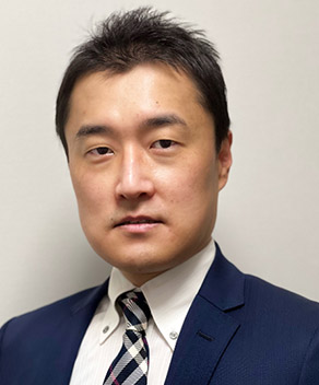 安東 容載 氏
