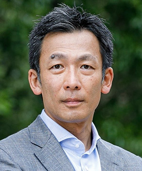 平井 健志 氏