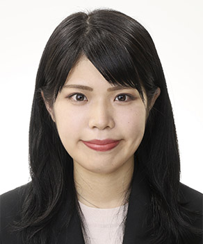 成實 晴香 氏
