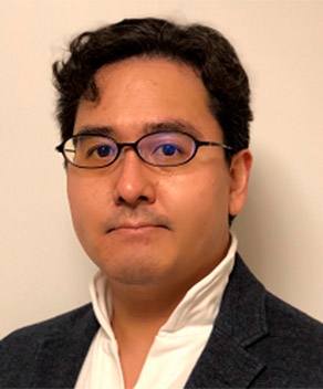大江 輝明 氏