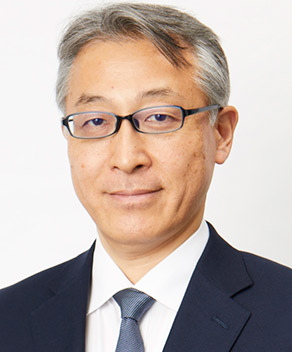 新田 哲 氏