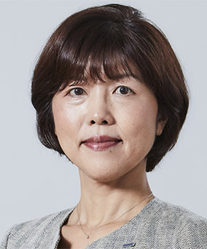 山中 雅恵 氏