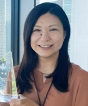 塚本 真由美 氏