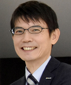 鈴木 靖隆 氏