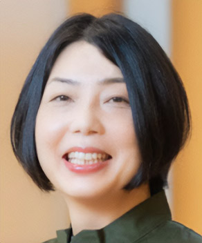 横尾 朋子 氏