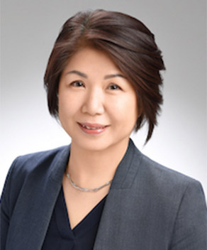 藤岡 恵 氏