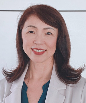辻 裕里 氏