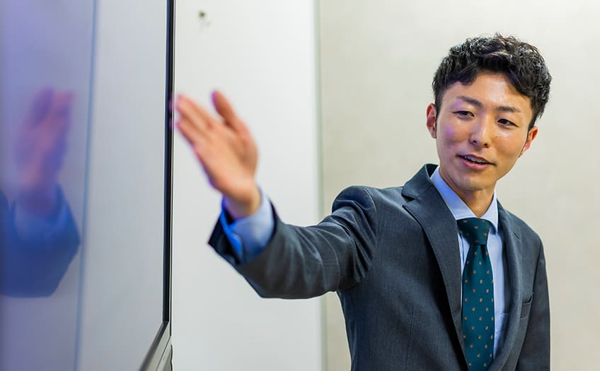 仕事の中で出会う壁を突破するには、自分の知識を積み重ねるしかない。