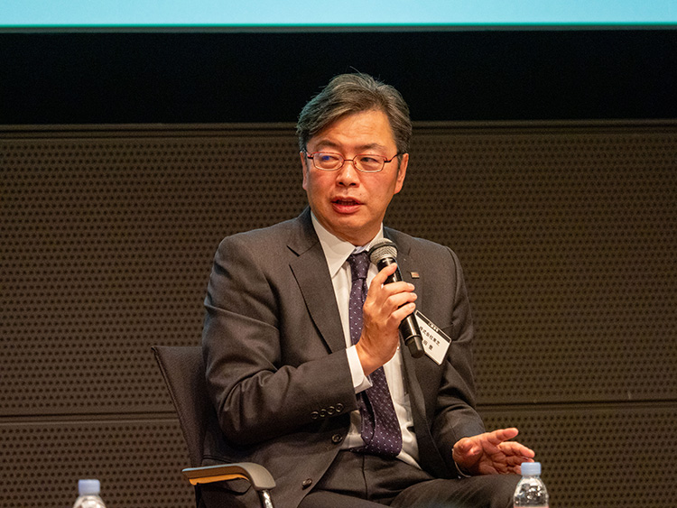 「<ダイアログセッション>最高技術責任者3名と議論!CTOの役割の再考」の様子